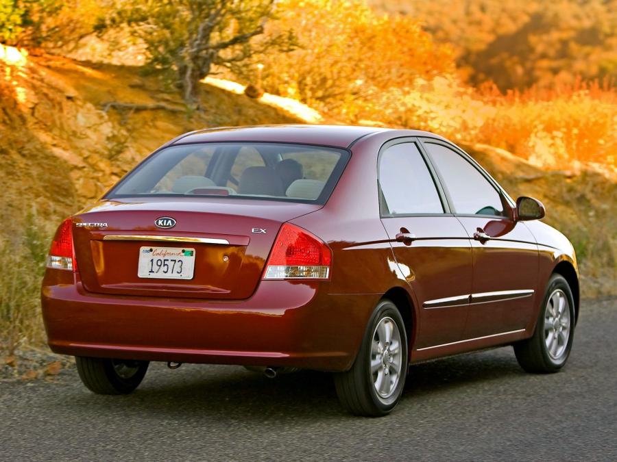  Kia Spectra 2004 года  (фото 13 из 28)